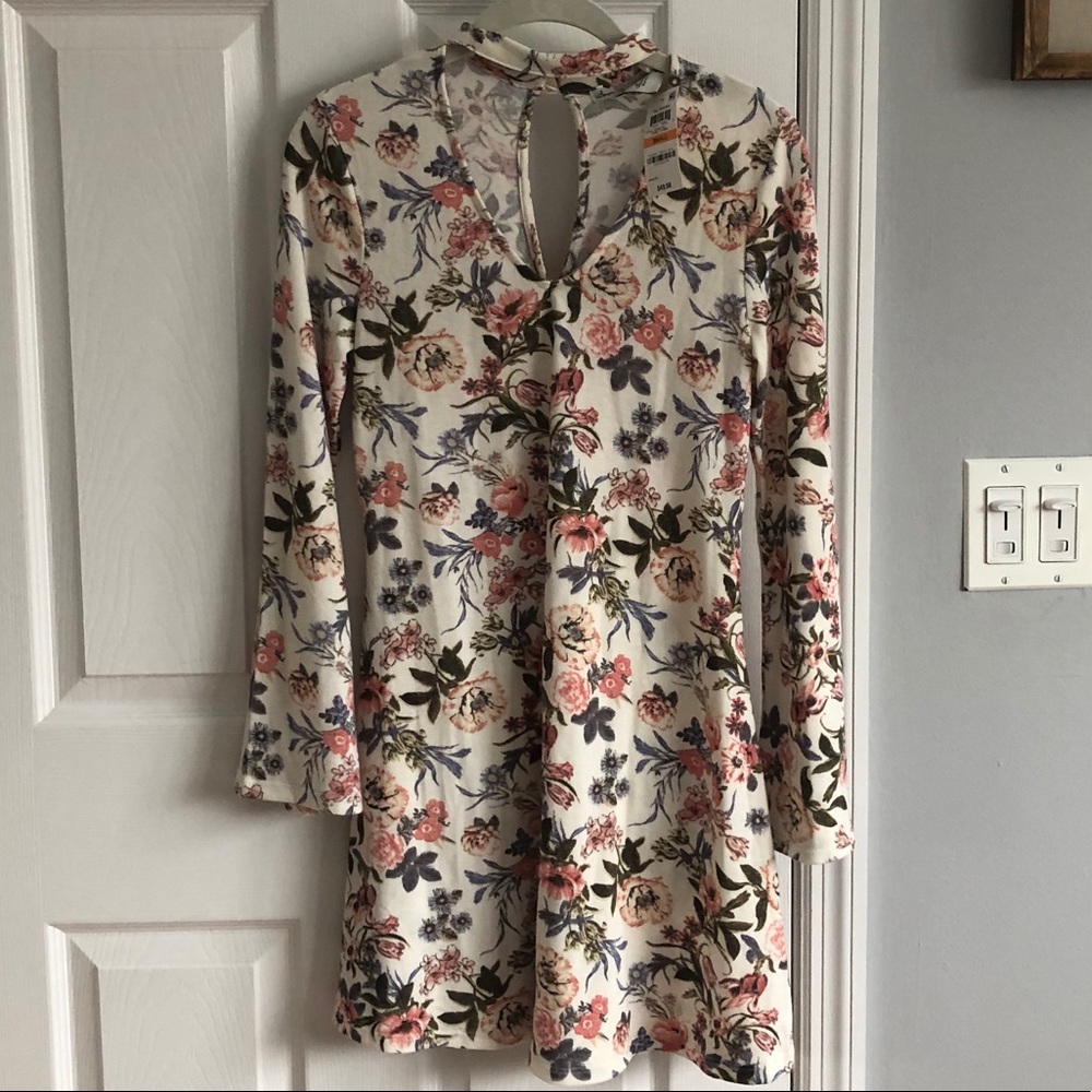 NWT American Rag dress with a slight bell sleeve